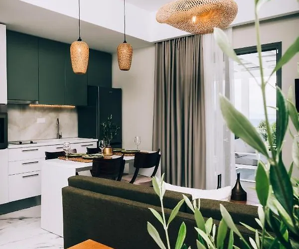 Pachis Escape Apartmanhotel 4*