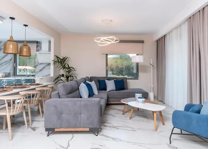 Pachis Escape Apartmanhotel 4*