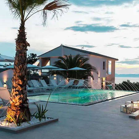 Pachis Escape Aparthotel *