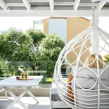 Pachis Escape Aparthotel 4*