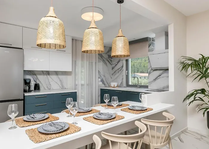 Pachis Escape Apartahotel 4*